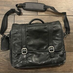 Black Leather Men’s Messenger Bag with Adjustable Strap